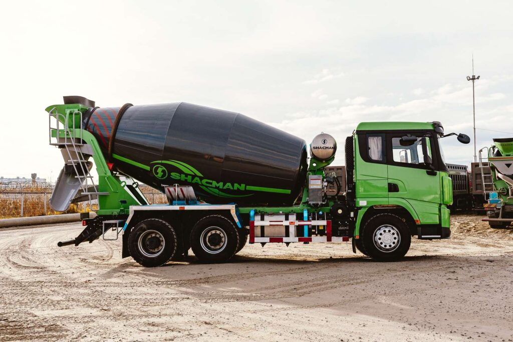 МИКСЕР X3000 6×4 SX5258GJB6R384