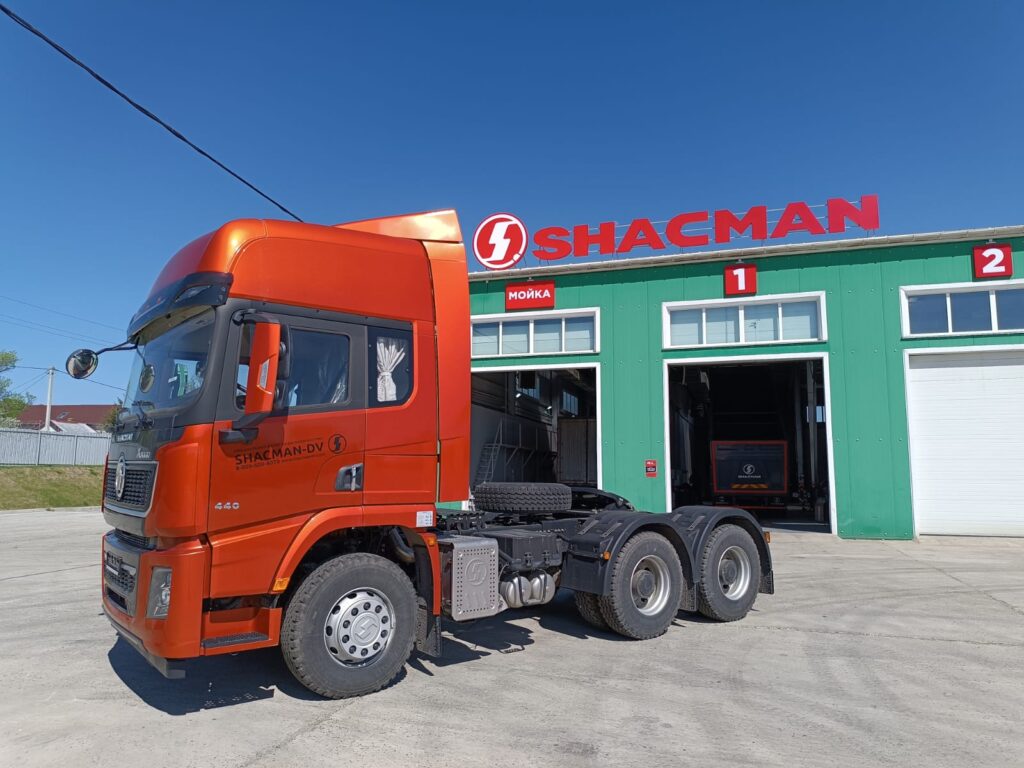 ТЯГАЧ X3000 6×4 SX42584W324C