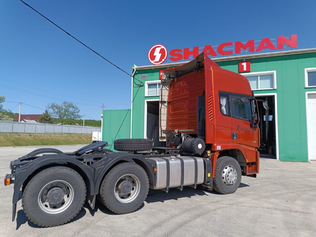 ТЯГАЧ X3000 6×4 SX42584W324C