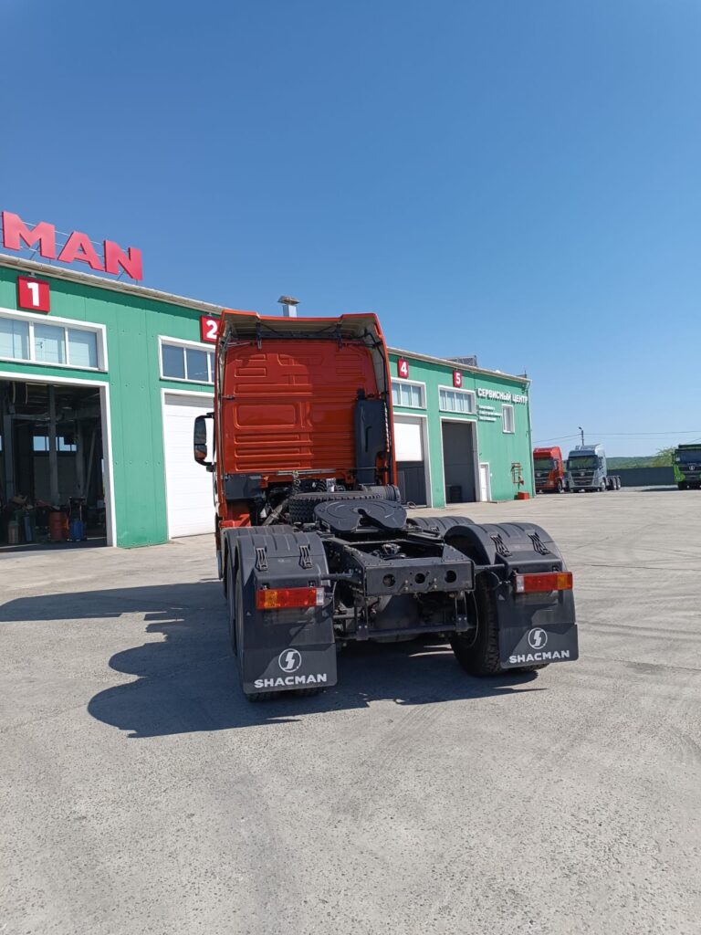 ТЯГАЧ X3000 6×4 SX42584W324C